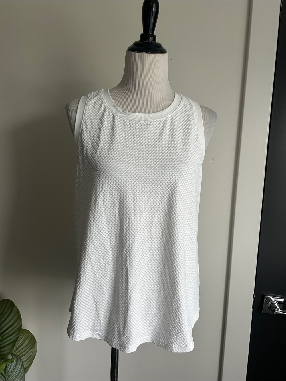 Calla L White Sleeveless Textured Tank Top